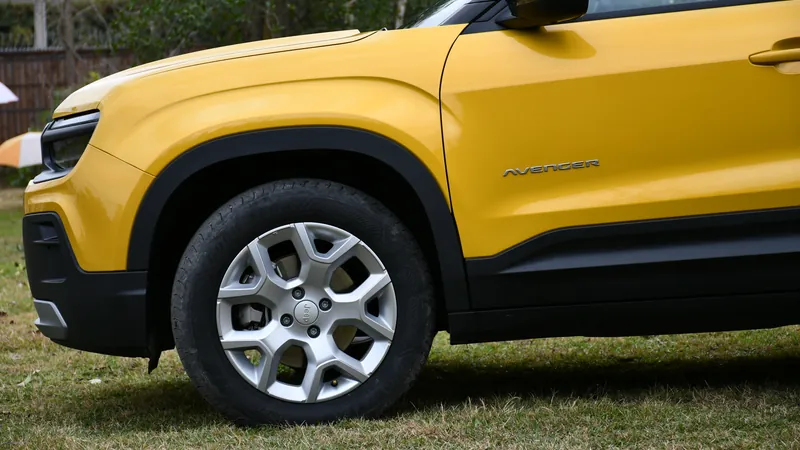 Jeep Avenger Altitud - vista 1 - detalle exterior